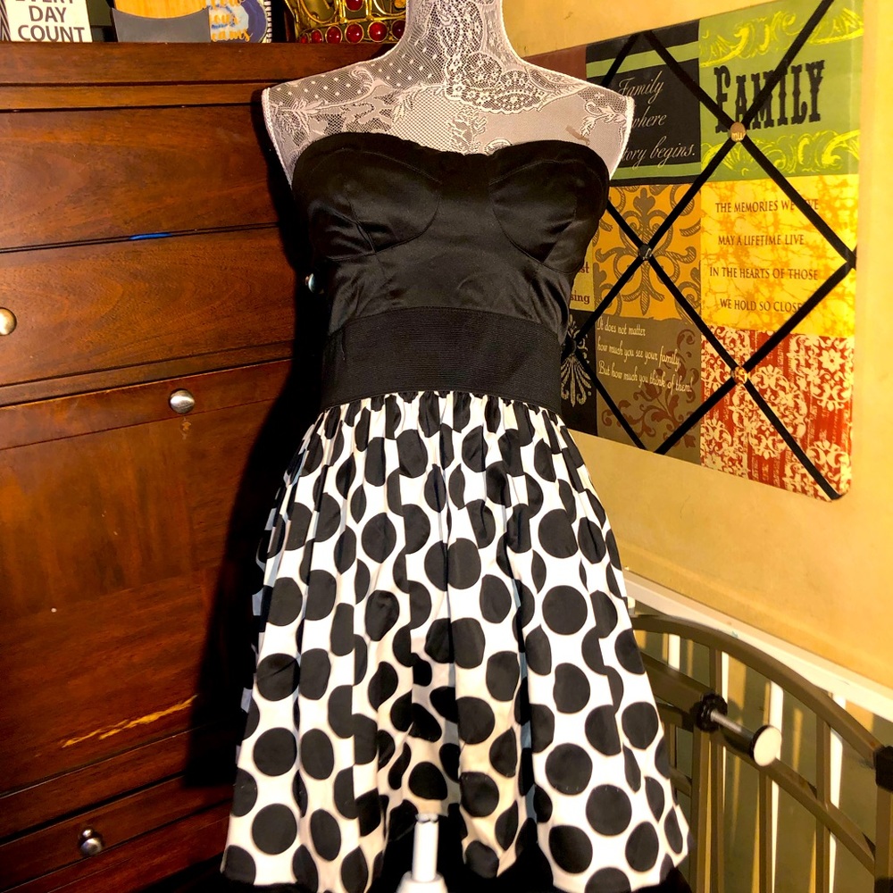 Ladies polka dot strapless dress M